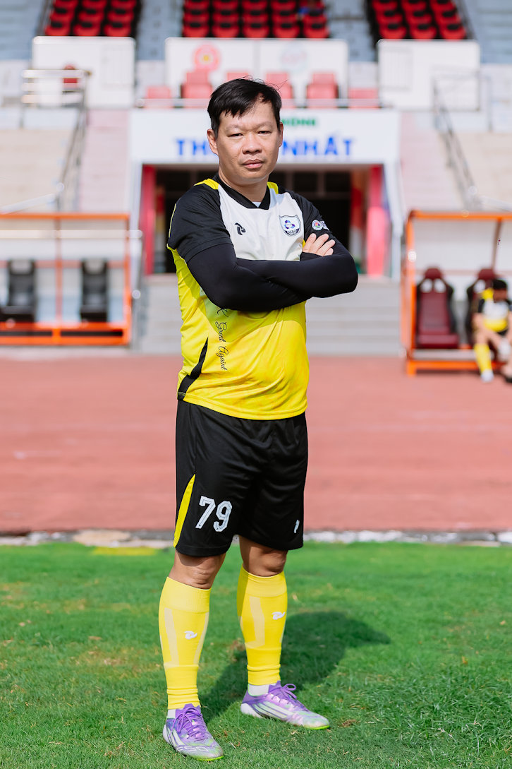 Tôn Nhơn Tùng (Ốc Bu) - Tiền vệ trung tâm